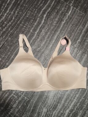 NWT Cacique lightly lined no-wire bra Size 44D